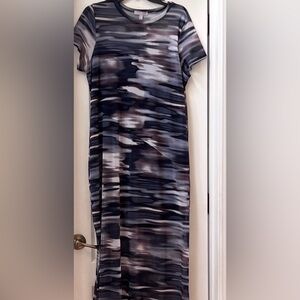 Chelsea 28!Grey Multi-Stripe Short Sleeve Midi Dress Mesh with liner
